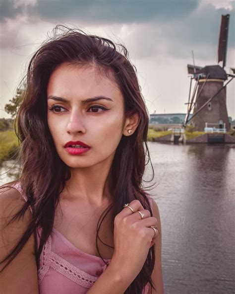 shraddha shashidhar|Meet Shraddha Singh: A Stylish Desi Blogger Abroad.